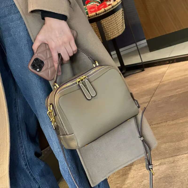 Genuine Leather Cowhide Women's Handbag 2025 New Style Crossbody Bag Shoulder Design Small Square Bag For Commuting