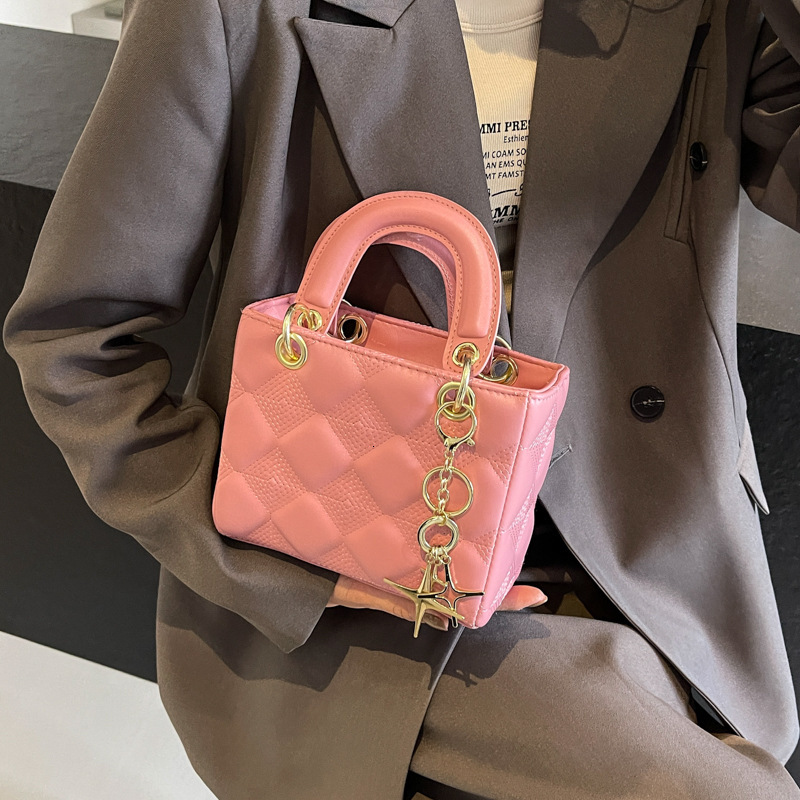 Women's 2025 new simple and fashionable diamond grid small fragrant style handbag crossbody Daifei bag