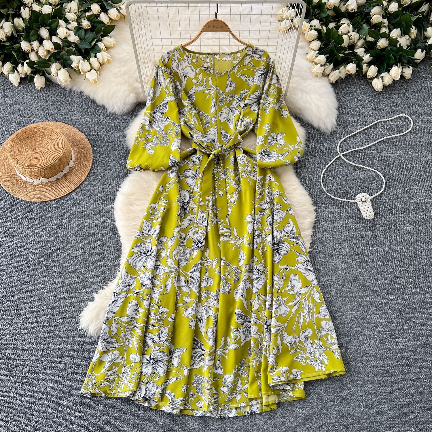 French fashion printed dress for women with loose straps and waist cinching slimming effect. A-line large swing hanging feeling long skirt 210416