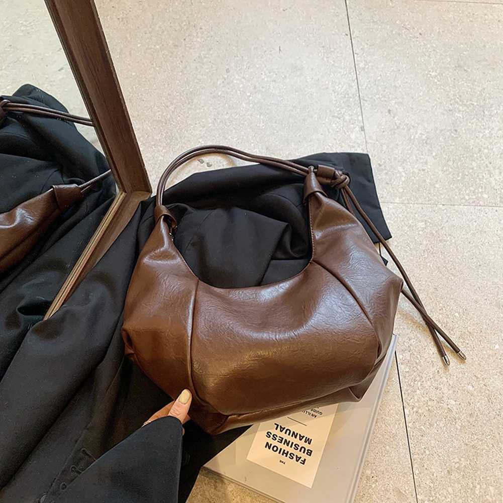 Crescent Bag PU Leather Solid Color Shoulder Bag for Women Adjustable Strap Underarm Bag Zipper Hobo Bag for Work Travel M250520