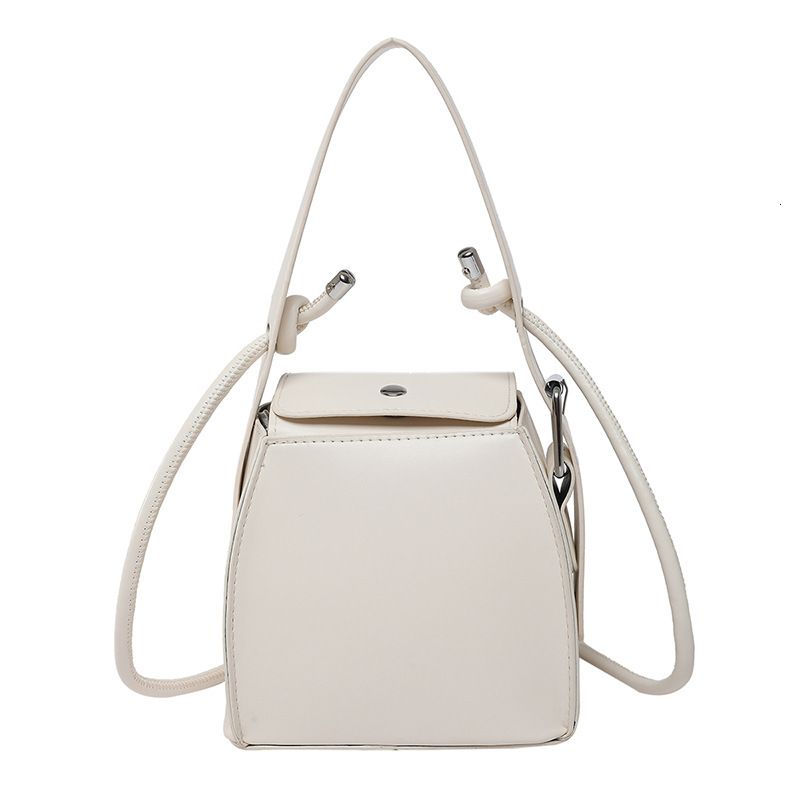 New high-end texture niche women's hand-held small square bag for spring and summer, fashionable and personalized design, single shoulder crossbo