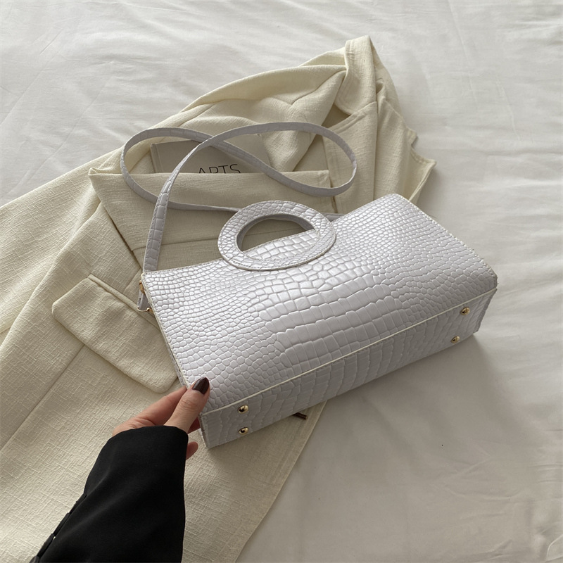 Free Delivery Designer Bag Large Capacity Fashionable Texture Solid Color Shoulder Women's 2025 Spring New Versatile Ins Crossbody Trend Luxury B