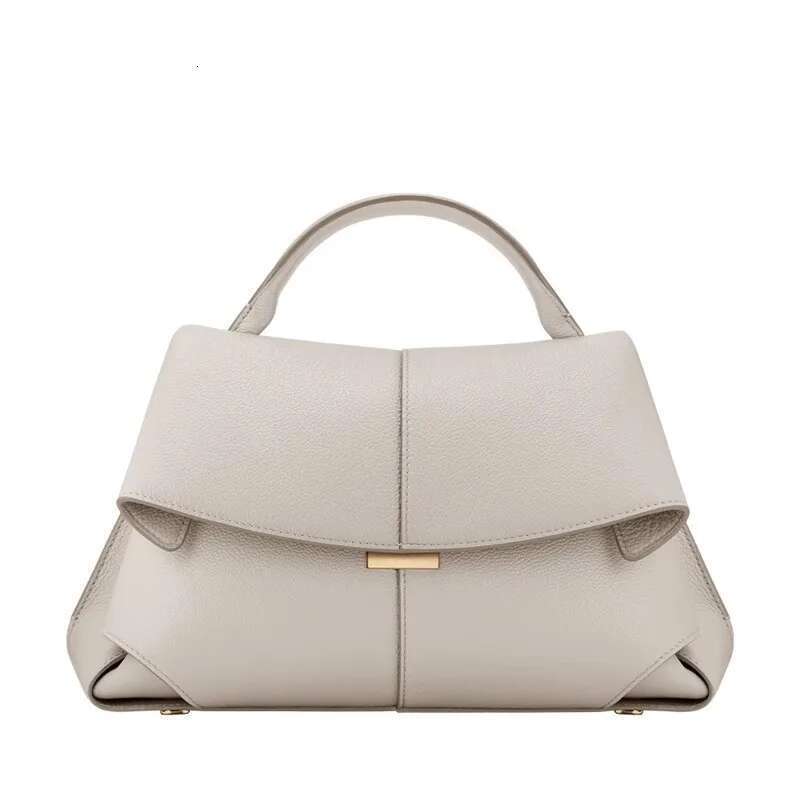 New leather for women, niche design, fashionable pleated shoulder bag, smile bag