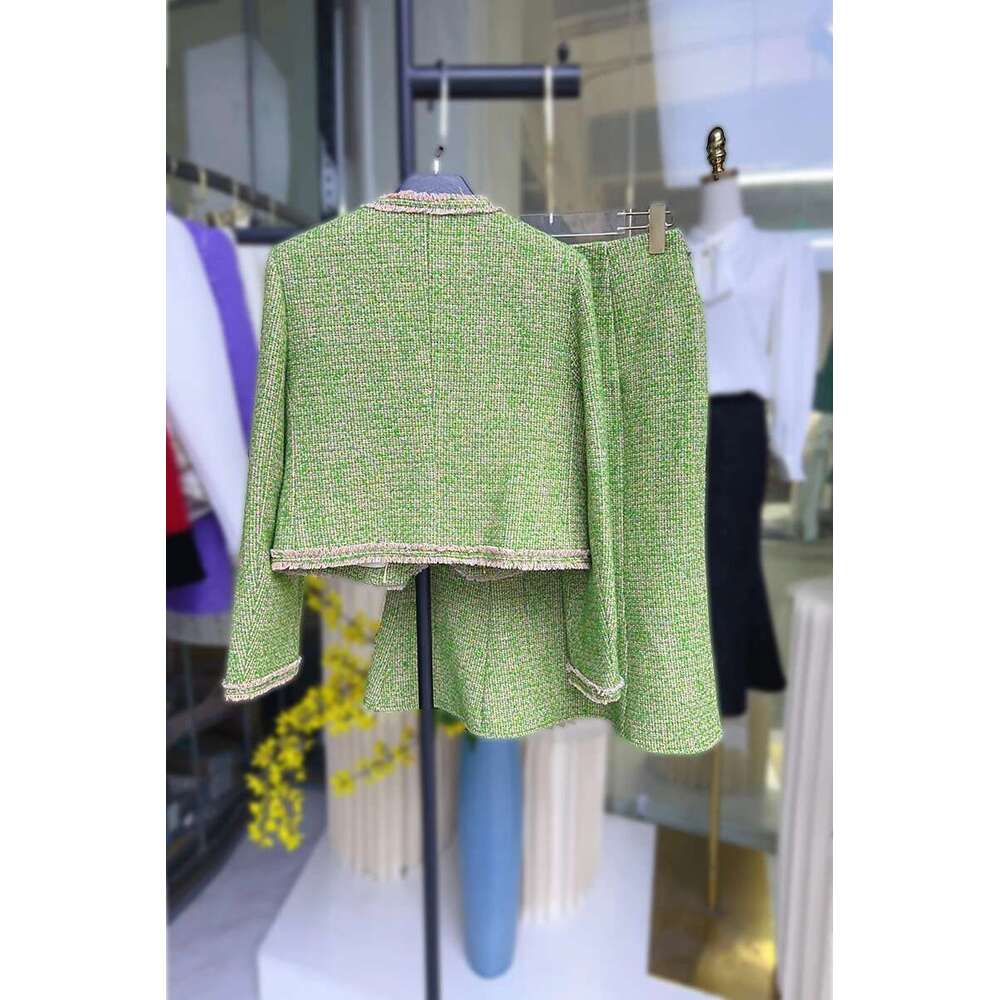 New Fashionable And Elegant Retro Celebrity High-End Temperament Design Round Neck Gem Green Small Fragrance Jacket