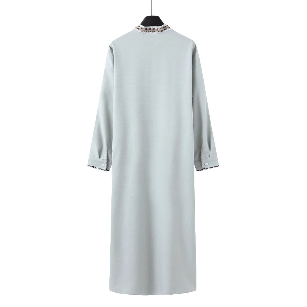 Designer Clothing: Muslim Loose Neck Robe With Embroidered Long Sleeves And Pockets, More Versatile Than Traditional Men's 2025 New Fashion Outfi