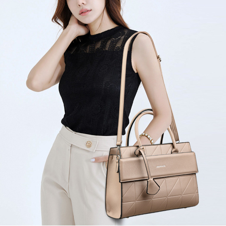 Women's Handbag Free Shipping Designer Bag Luxurious Fashionable Versatile Shoulder Bag Diamond Grid Embroidery Thread Work Commuting Crossbody B