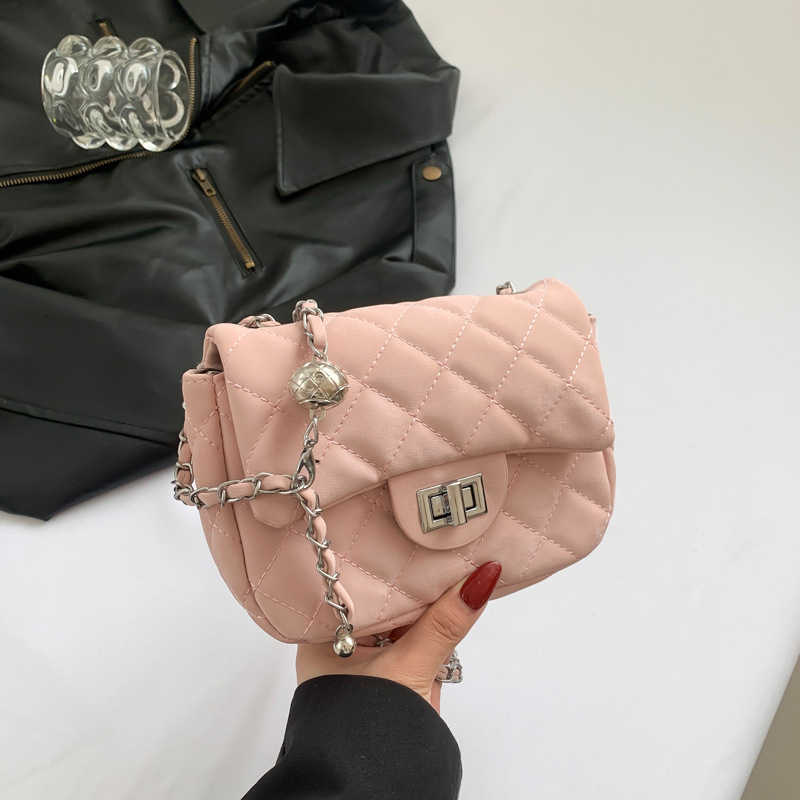 Free Delivery Designer Bag Gentle Texture Lock Buckle Temperament Chain For Women 2025 Spring New Versatile Ains Crossbody Small Square 8520