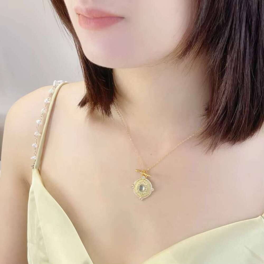 Linyin gold-plated sier convex circular necklace with ice transparent jade inlay anniversary commemoration