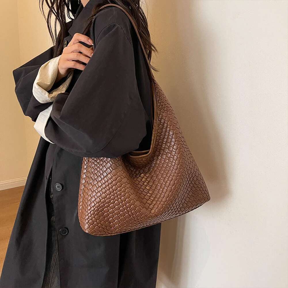 Fashion Women Shoulder Large-Capacity Leisure Commuting With Pouch Top Handle Trendy Satchel Hobo Woven Tote Bag