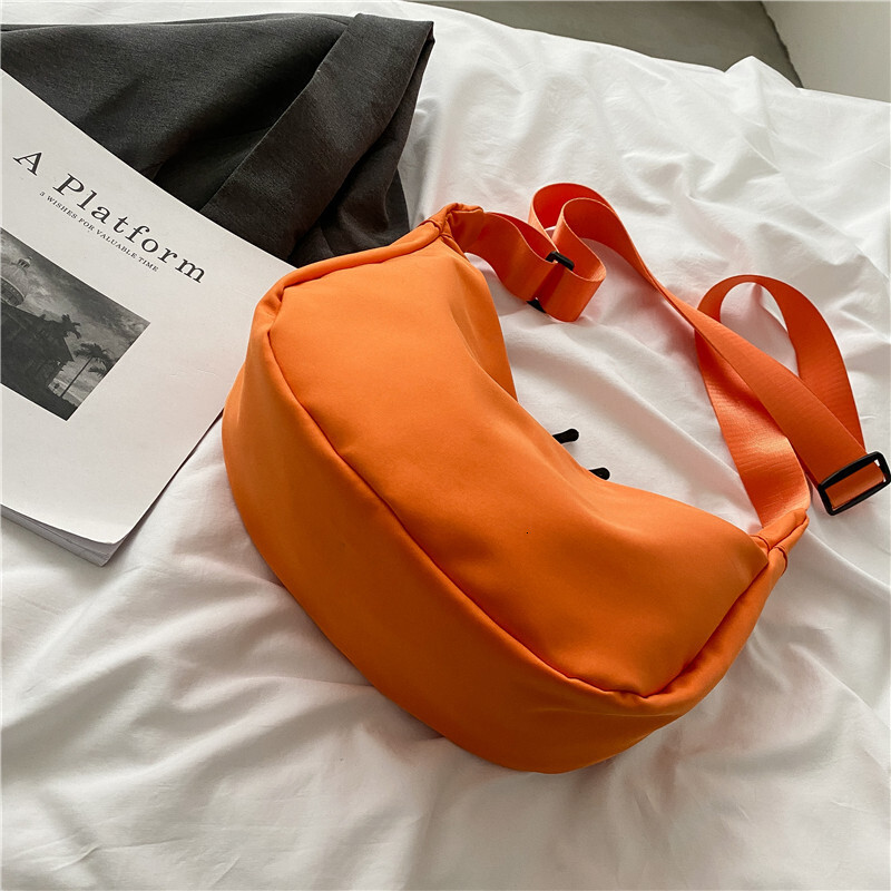 brand high-quality new autumn and winter fashion Korean version large capacity crossbody bag casual lightweight Oxford cloth simple dumpling bag free 