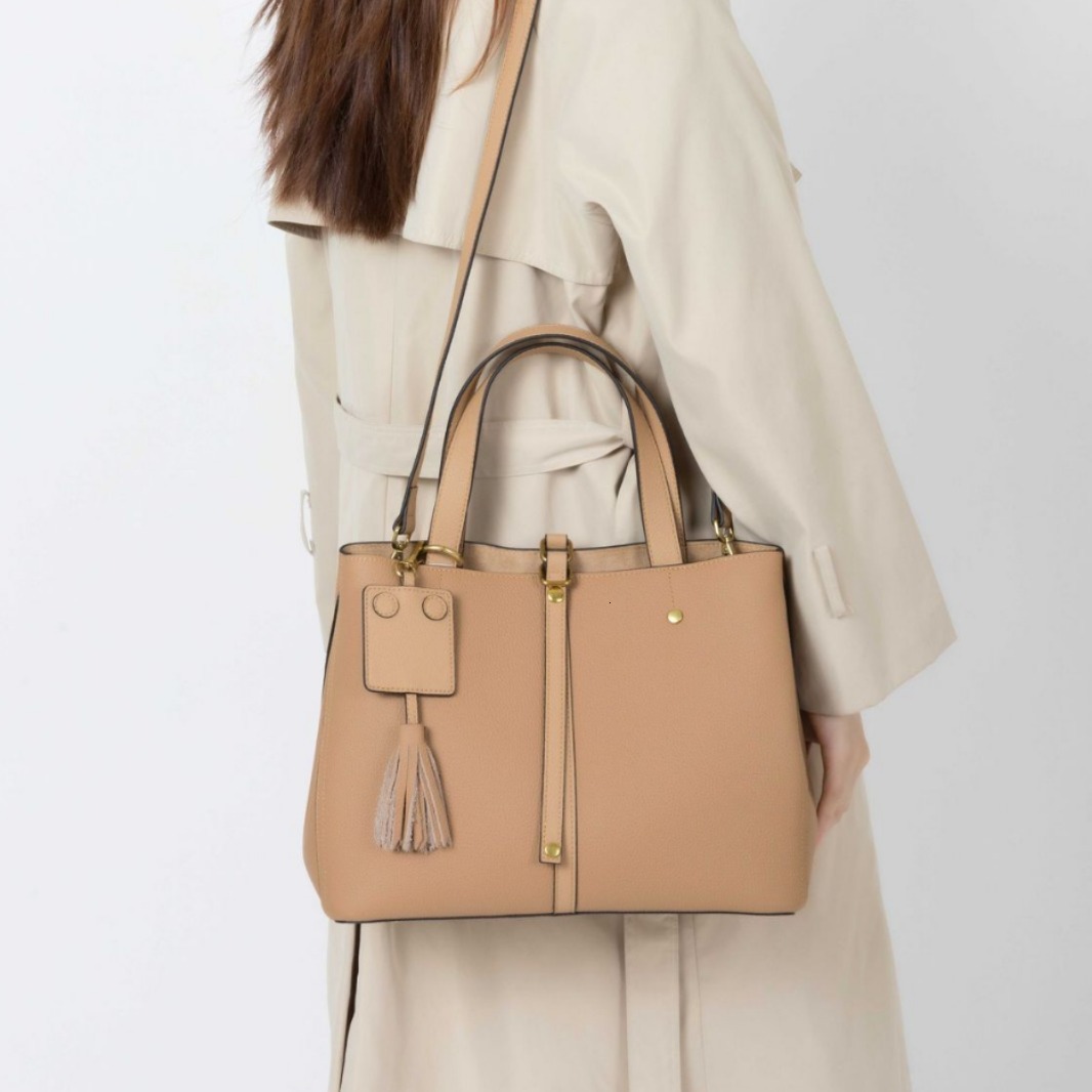 Top brand new free designer's leather tote bag, leather women's shoulder bag, crossbody bag, commuting large capacity bucket bag
