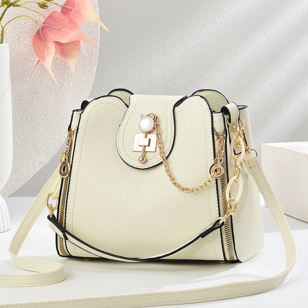 2025 new versatile fashionable bucket high-end and trendy single shoulder crossbody bag practical for women