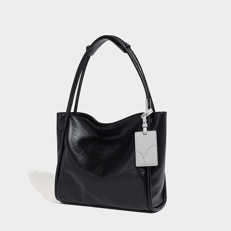 Women's handbag designer high-quality women's large capacity commuting handbag autumn and winter new item niche black shoulder bag