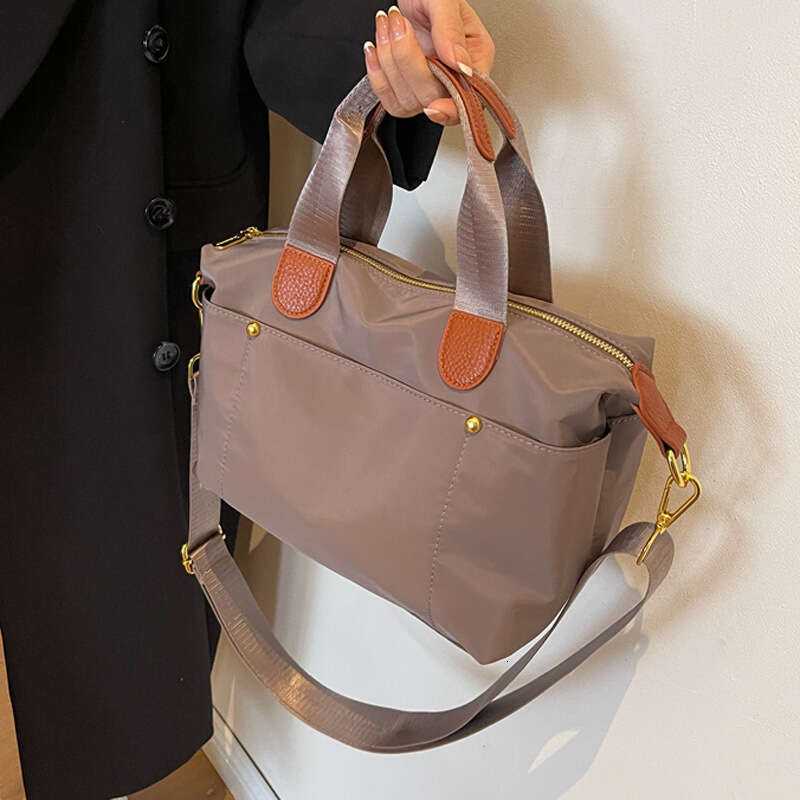 Women's fashionable crossbody casual single shoulder handbags, large capacity travel simple tote bags, 2025 temperament versatile new trendy clot