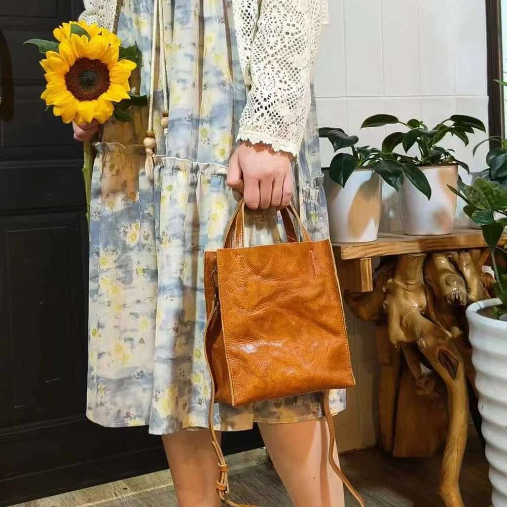 Women's Genuine Leather Bucket Bag Designer Crossbody Small Handbag Fashion Tote Square Cellphone Shoulder Lady Bags