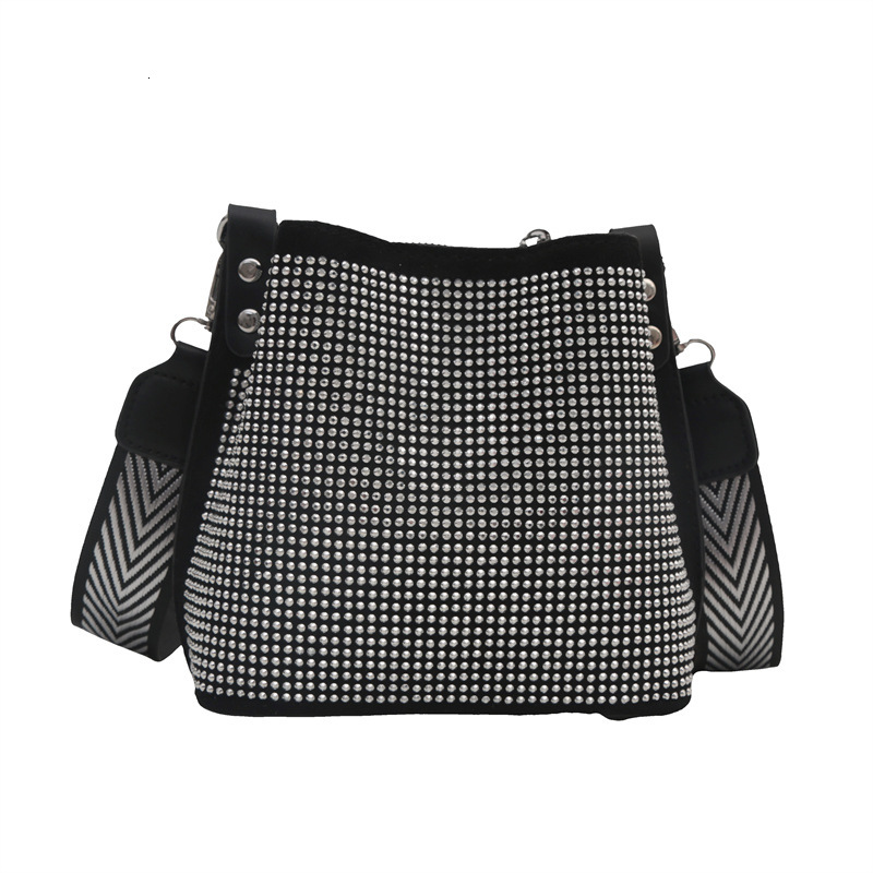 Free Delivery Designer Bag Light Exquisite Diamond Inlaid Hand Held Water Bucket For Women With Niche Design And A Stylish High End Texture. Wide Stra