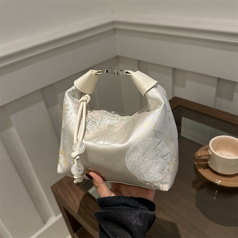 Free Delivery Designer Bag Chinese Style Embroidery Hand Held Dumpling For Women 2025 New Niche High End Single Shoulder Armpit Crossbody8520