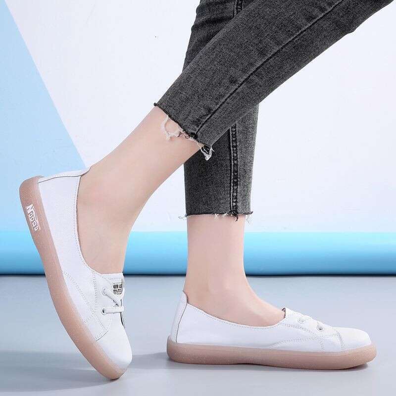 New cow tendon flat bottomed women's shoes with leather, sole, and soft surface that are not tiring the feet, suitable for both casual wear