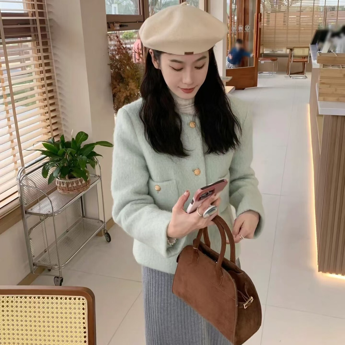 Suede official document for women in spring 2025 new high-end handbag shoulder bag fashionable commuting tote bag