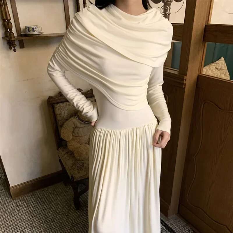 Women's Slimming Long Sleeve Knit Dress Low Waist Design Sensibility Niche Ruffles Smooths Your Silhouette Spring 2024