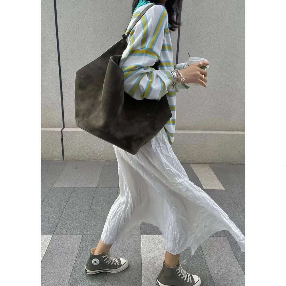 Autumn and Winter Handbag Genuine Leather Dumpling Bucket Bag Niche Shoulder Tote