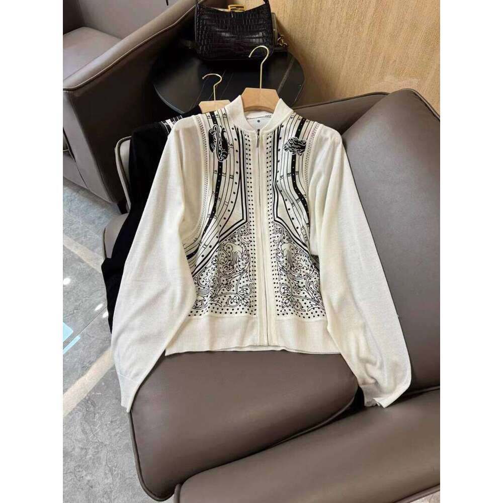 H Women's 2024 Early Autumn New Product: Silk Contrast Constellation Printed Slim Fit Versatile Zipper Knitted cardigan Coat