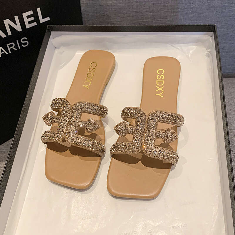 2025 Summer New Water Diamond Slippers Women's Large Sandals Women's Square Head Flat Flat Sandals Outdoor Designer Sandals