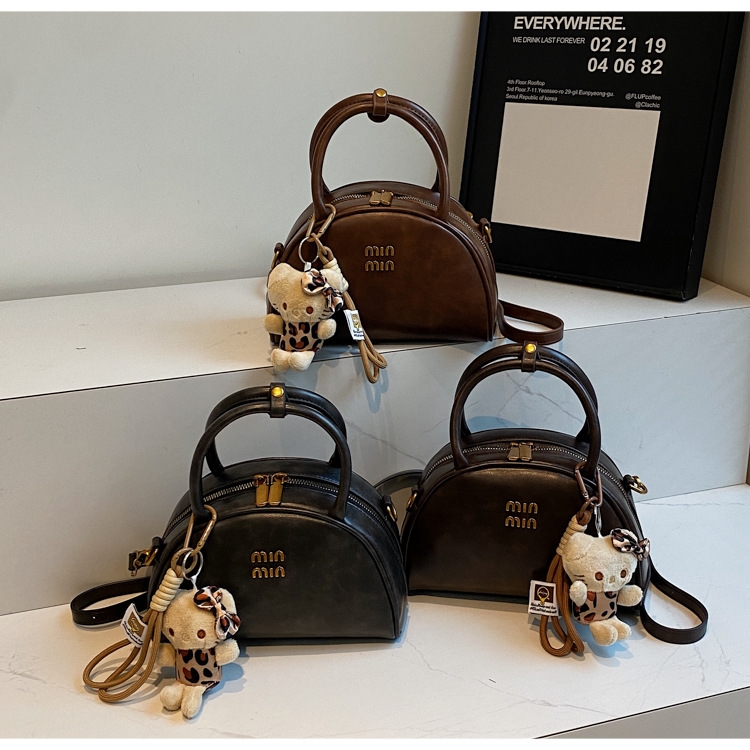 Free shipping Designer's new high-end retro small handbag for women, versatile crossbody bag with texture, mini hand-held handbag