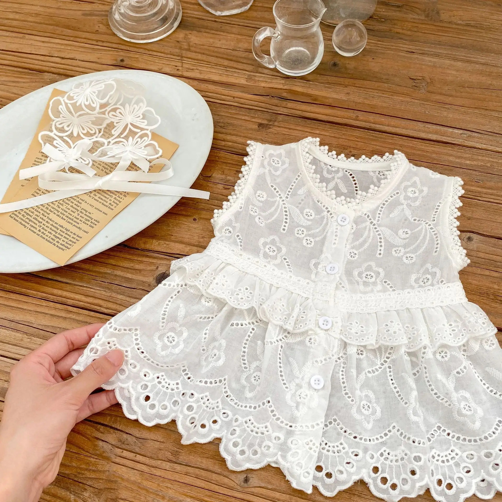 INS2023 Summer Product Baby and Toddler Girls Sweet Princess Style Embroidered Hollow Lace Hem Sleeveless Cardigan Top 250517z