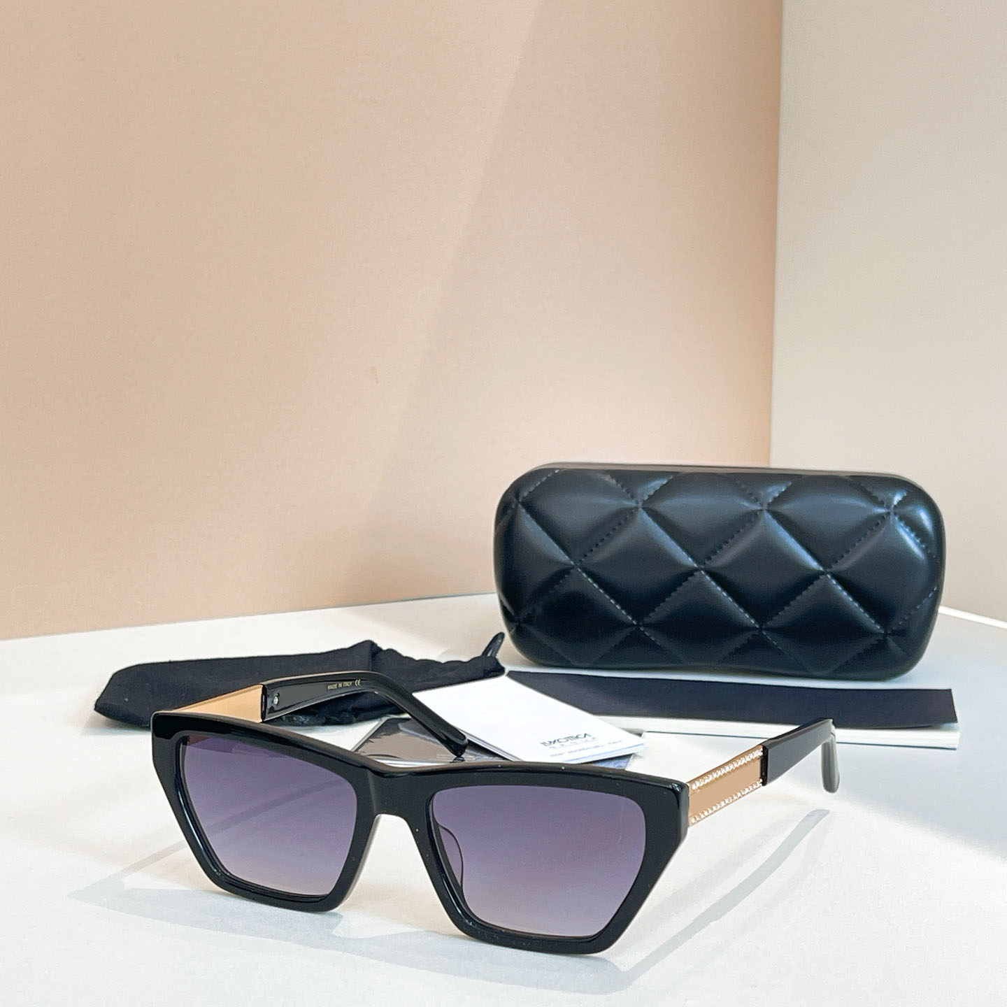 Womens Sunglasses For Women Men Sun Glasses Mens Fashion Style Protects Eyes UV400 Lens With Random Box And Case 8204