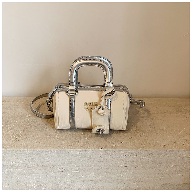 Designer 2025 Outdoor Style Free Delivery High Aesthetic Appeal Niche For Women New Model Cute And Fashionable Single Shoulder Crossbody Bag