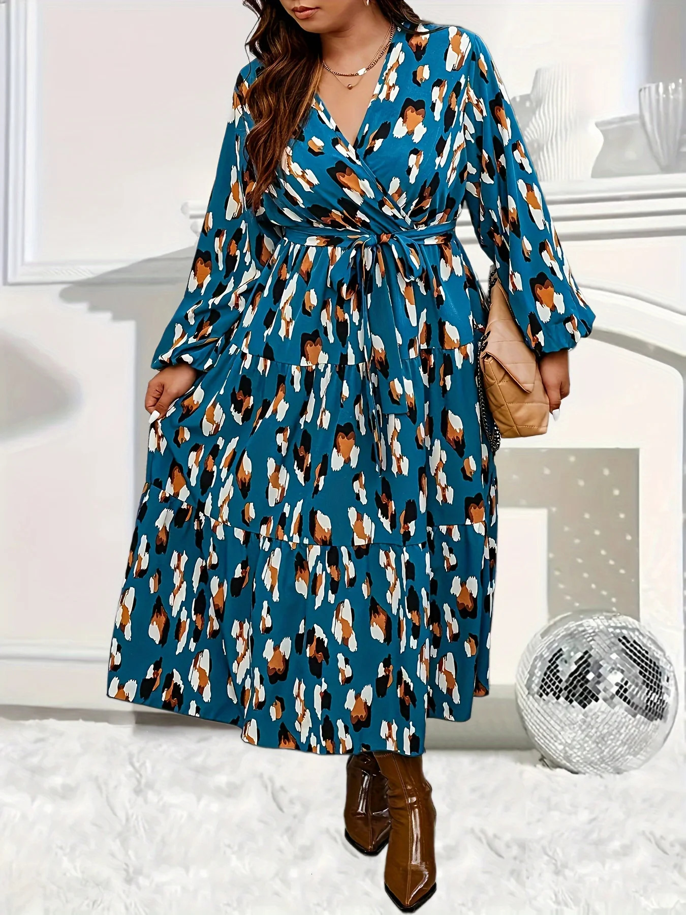 Womens Plus Size V-neck Long Sleeved Dress with Fashionable Printed Lantern Sleeves and Pleated Lace Up Casual Dress 250520