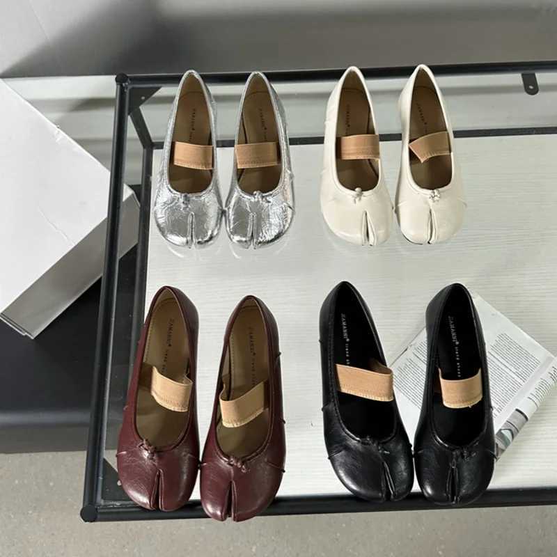 2024 FAshion Tabi Ninja Shoes Womens Flat Ballet Split Toe Ballet Performer Womens Loafers Tacones Womens SiLVer Inkless Good Product Z250521