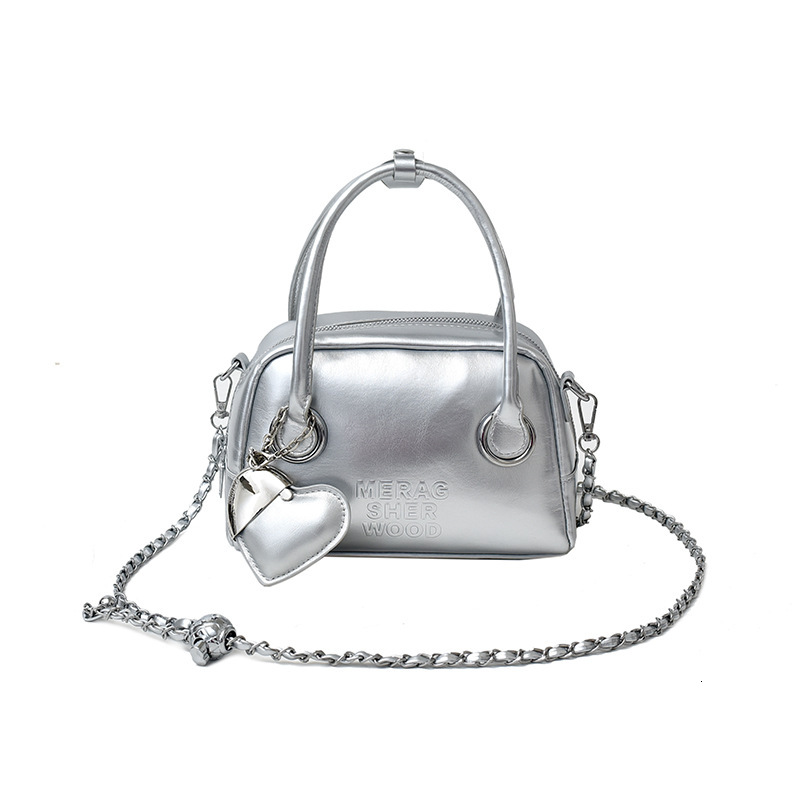 2025 New Outdoor Style Free Delivery Designer Bag High End Handbag For Women Fashionable And Versatile Single Shoulder Pillow Simple Commuting Crossbo