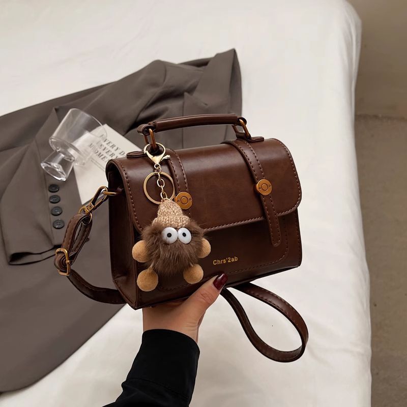 2025 New Outdoor Style Free Delivery Designer Advanced Texture Women's Versatile Crossbody Bag Fashionable And Super Popular Hand-held Small Squa