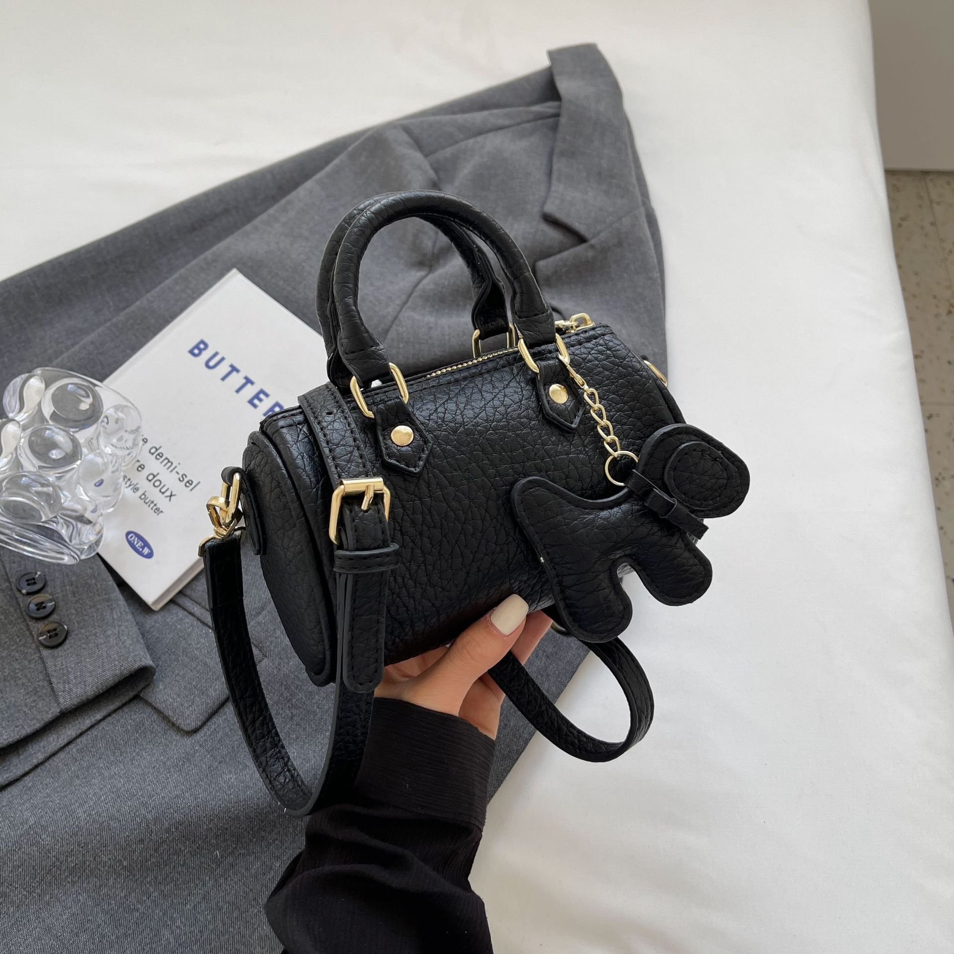 2025 New Outdoor Style Luxury Free Delivery Designer Bag High End Boston Pillow Handbag Casual Versatile Crossbody New Soft Leather Women's Shoul