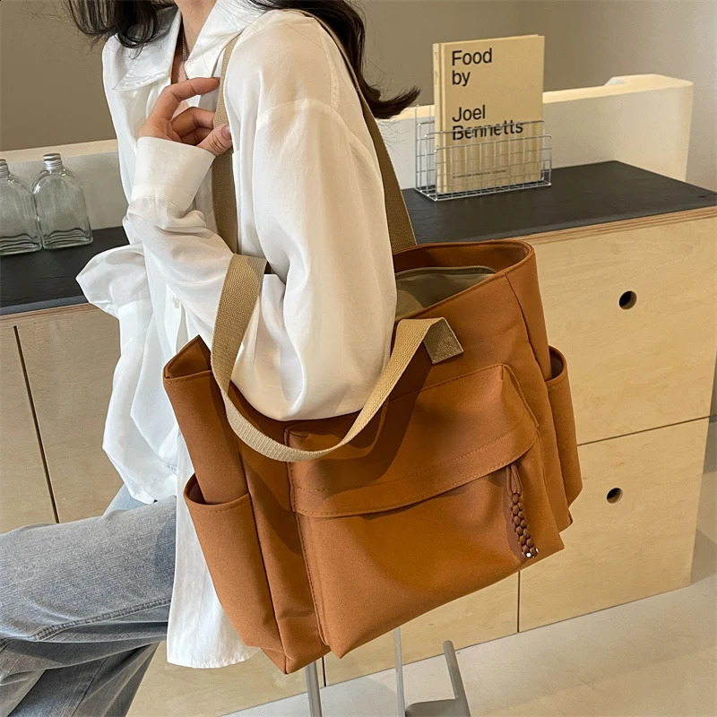 Canvas bag for women with large capacity casual shoulder bag summer college student commuting tote bag 250606