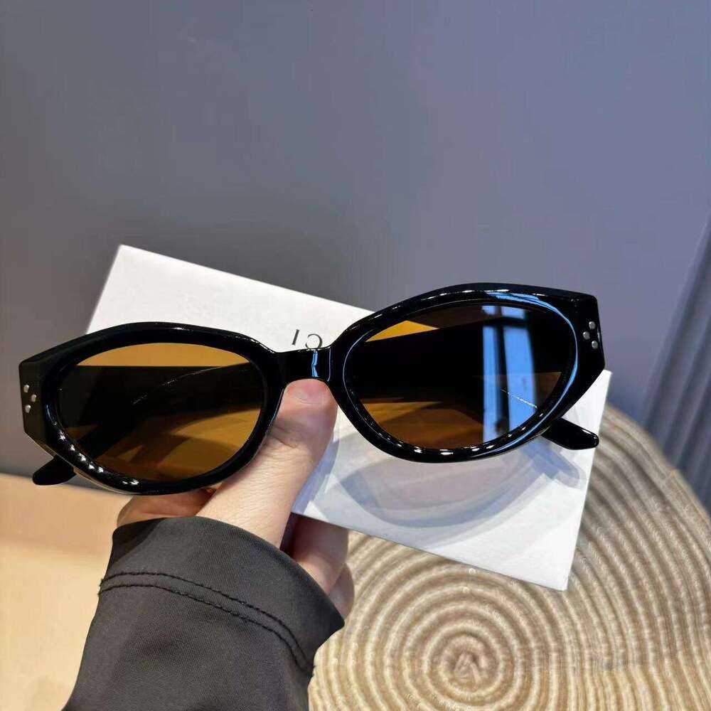 Internet famous cat's eye women high end sun shading UV protection sunglasses for men trendy and versatile plain glasses