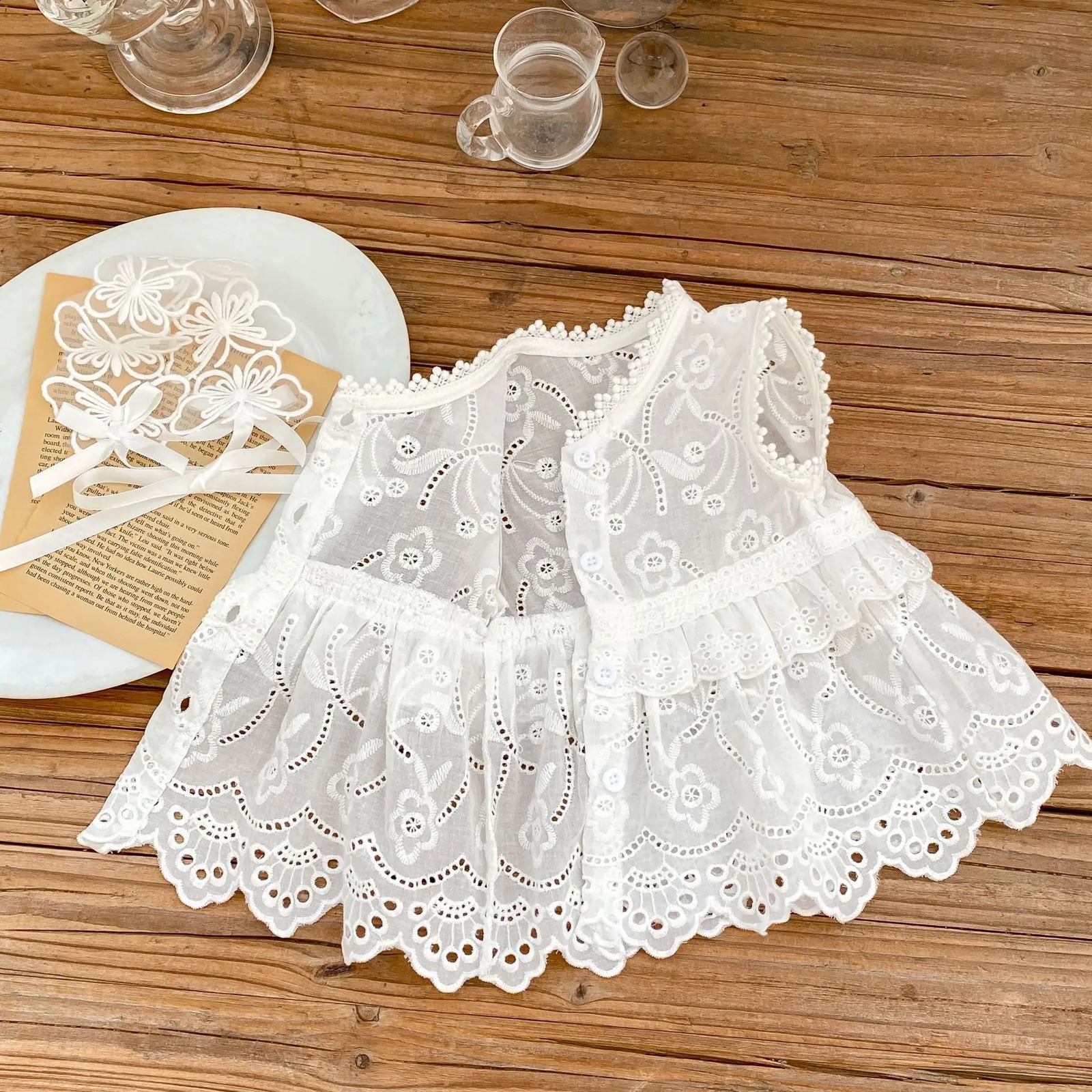INS2023 Summer Product Baby and Toddler Girls Sweet Princess Style Embroidered Hollow Lace Hem Sleeveless Cardigan Top 250517z