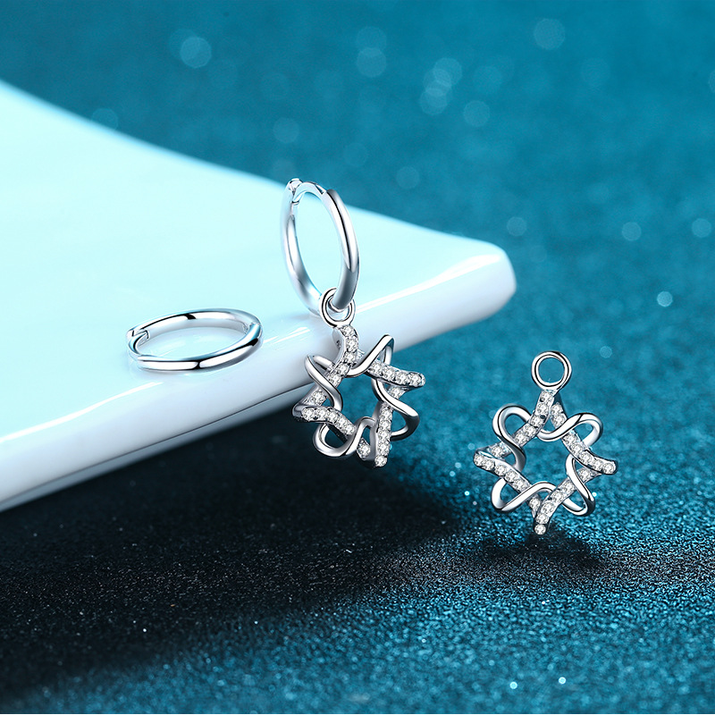 Sophisticated Ladies' Jewelry: Classic 925 Silver Horseshoe Hoops Enhanced by Resilient Moissanites