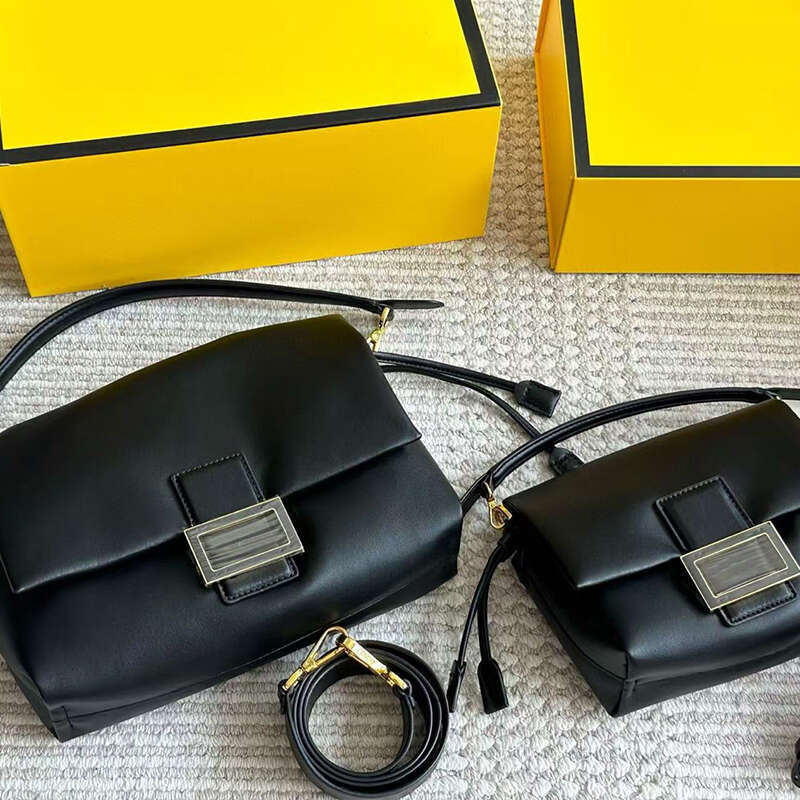 Designer Shoulder Bags Mamma Light Color Drawstring Calfskin Fashion Handbags Crossbody Bags