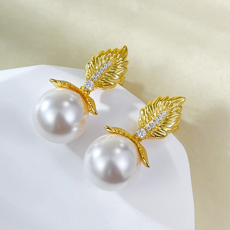 Elegant Vintage French Style Gold Leaf Pearl Earrings - 12mm Freshwater Pearls with Crystal Accents - Chic and Timeless Jewelry