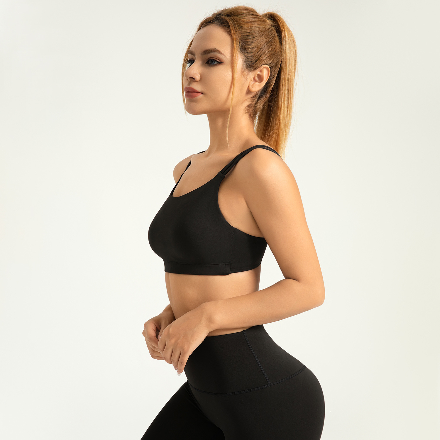 Shoulder Strap Bra, High Elasticity, U-shaped Shockproof, Converging and Beautiful Back Integrated Sports Bra