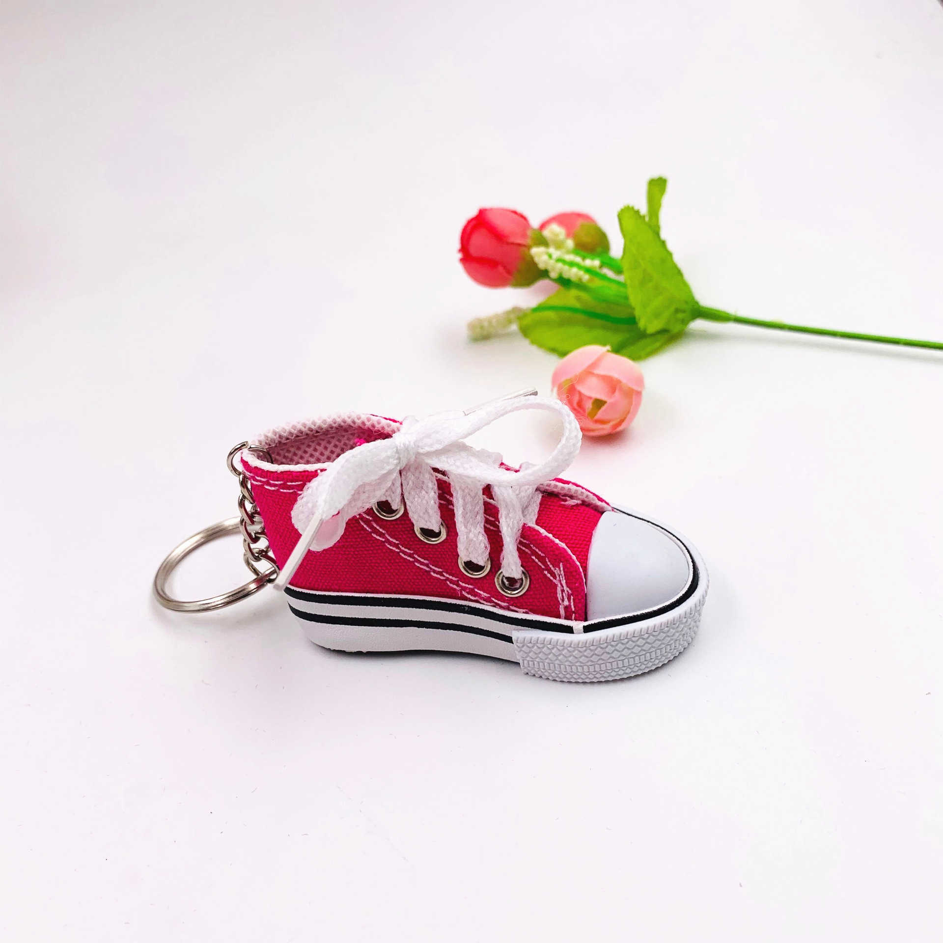 Mini 7.5cm canvas shoes Keychain shoes board shoes Keychain bag clothing pendant to push small gifts