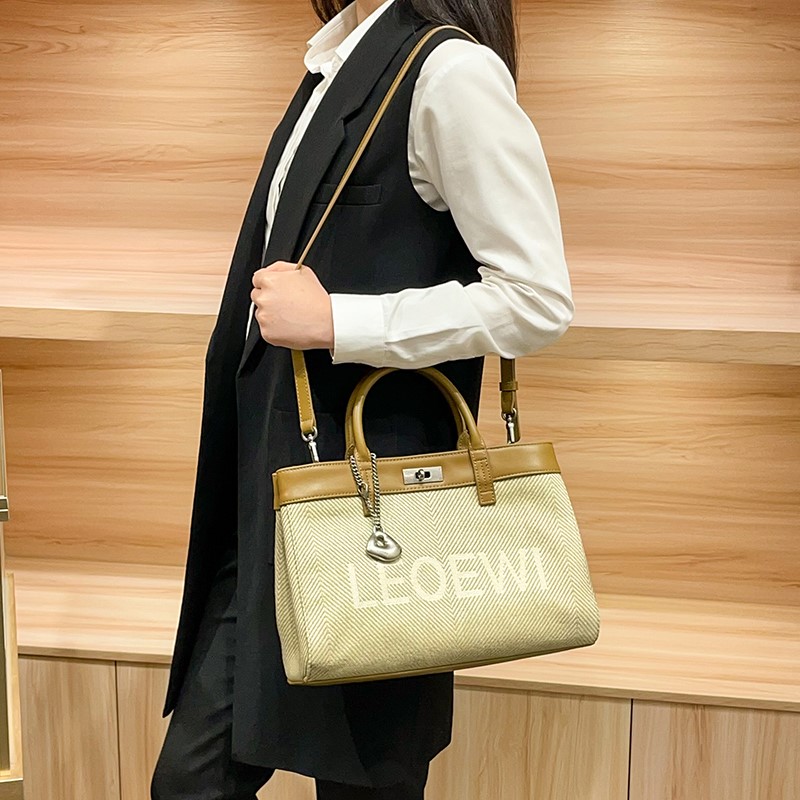 Light luxury brand women's handbag 2025 new high-end texture single shoulder crossbody bag fashion tote bag