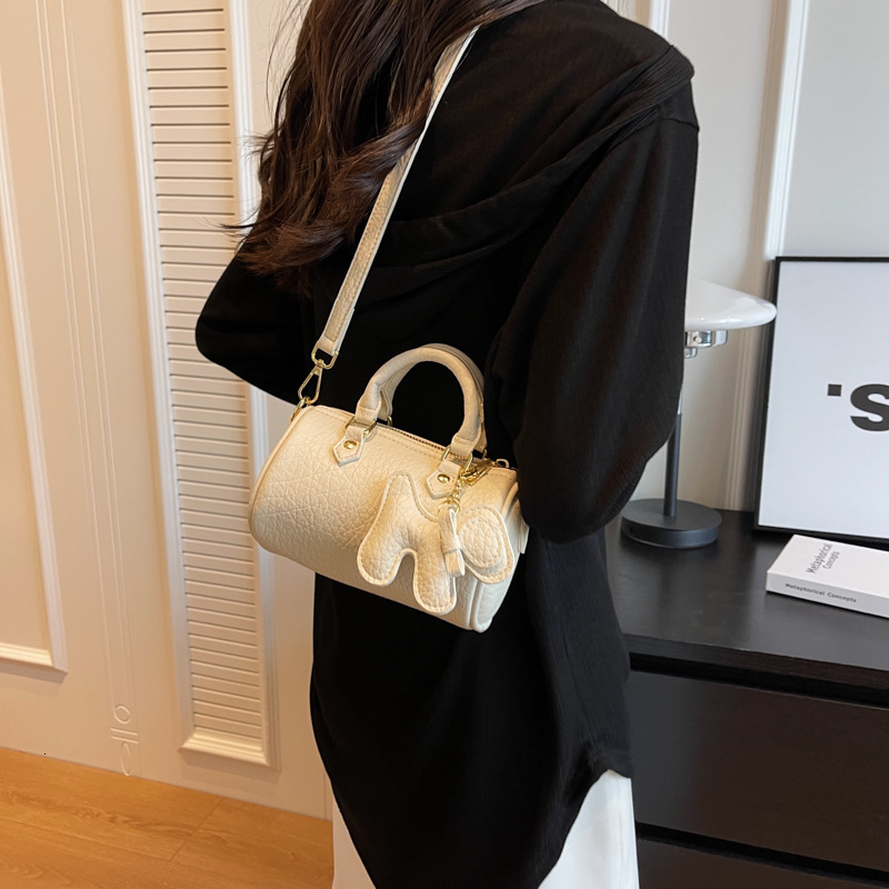 2025 New Outdoor Style Luxury Free Delivery Designer Bag High End Boston Pillow Handbag Casual Versatile Crossbody New Soft Leather Women's Shoul