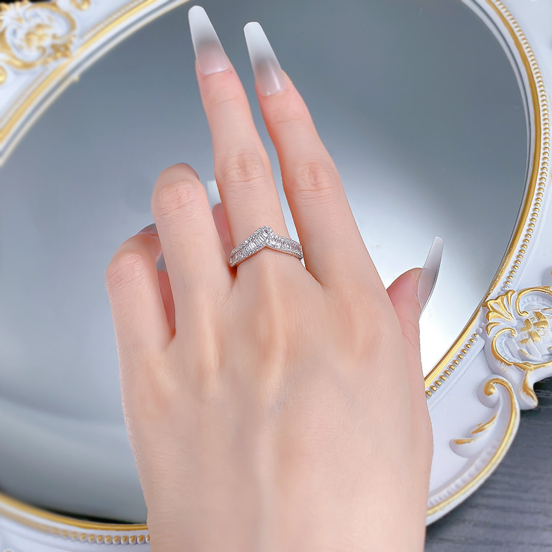 Ins Top Designer Sell Luxury Jewelry Genuine 100% 925 Sterling Silver Princess Cut White Lab Moissanite Diamond Eternity Party Women Engagement Humano