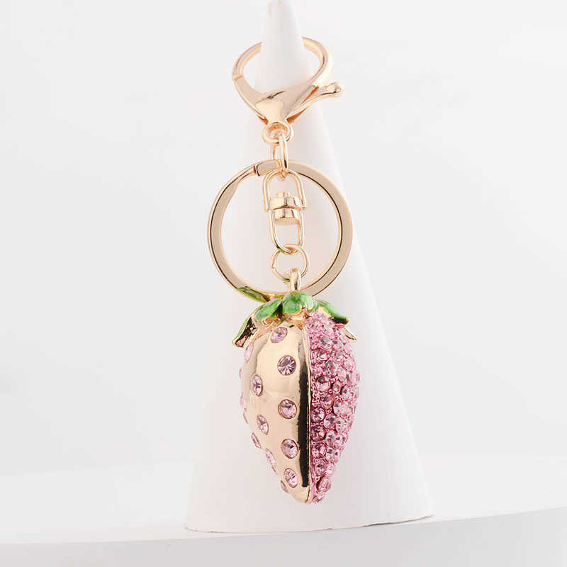 European diamond encrusted strawberry keychain, car backpack accessories, key metal pendant, e-commerce gift