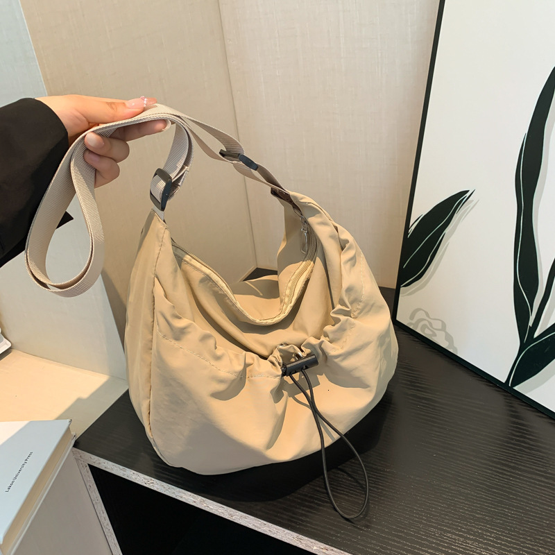 Free Delivery Designer Bag Leisure Drawstring Large Capacity Single Shoulder Crossbody 2025 Summer New Versatile Ins Fashionable Outdoor Tutoring Luxu