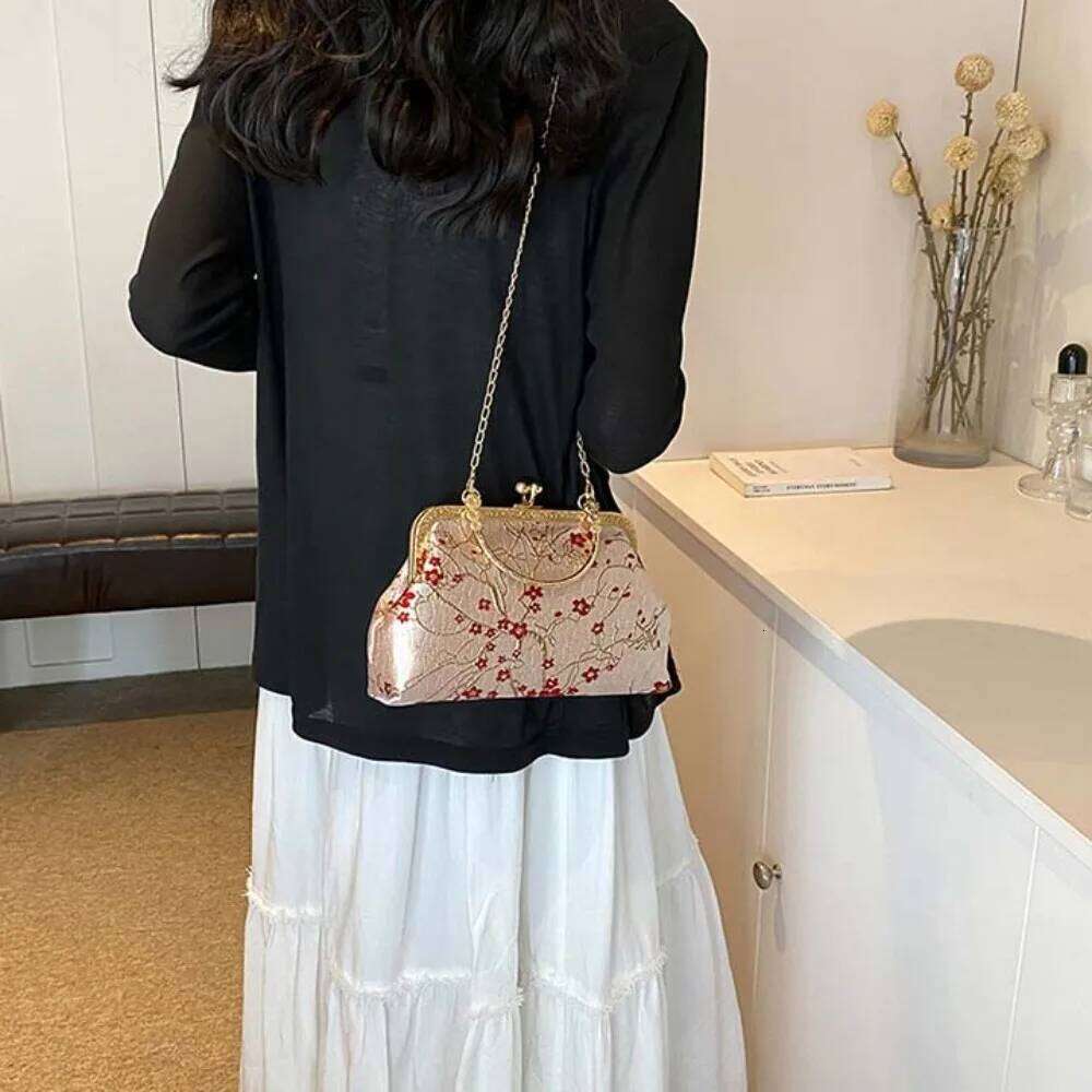 ddmy Clasp Frame Embroidery Chinese Style Handbag Purse Print Chain Shoulder Pouch Nylon Large Capacity Ladies Clutch Bag